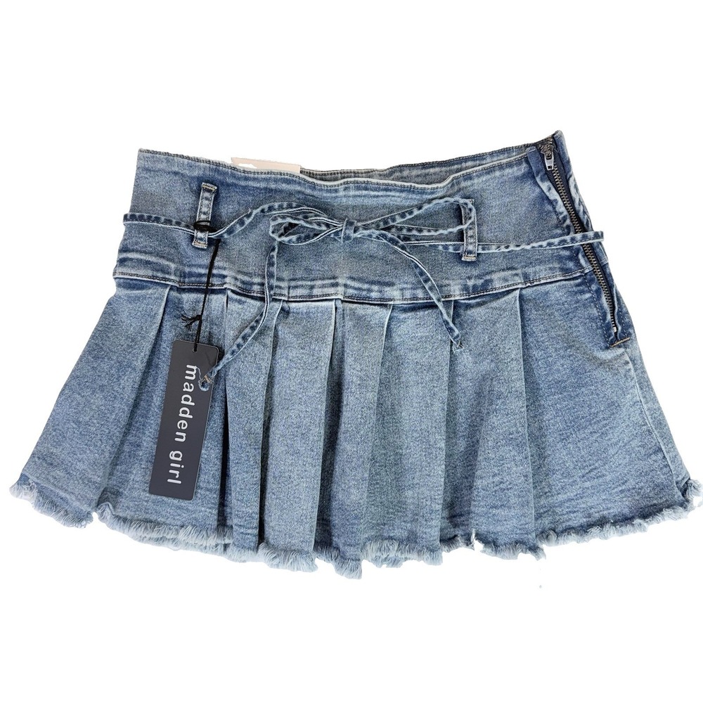 NWT Madden Girl Pleated Denim Skort Frayed Hem Copacabana Medium Wash M